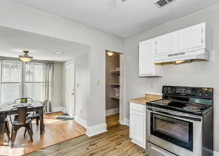 Apartment North Highlands Nest- Unit A *