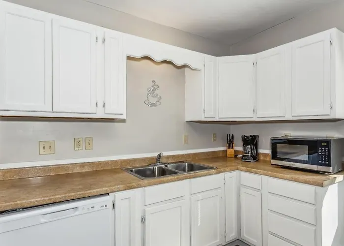 North Highlands Nest- Unit A Apartment *