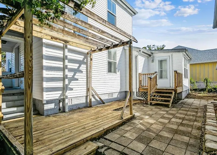 North Highlands Nest- Unit A Apartment Pensacola