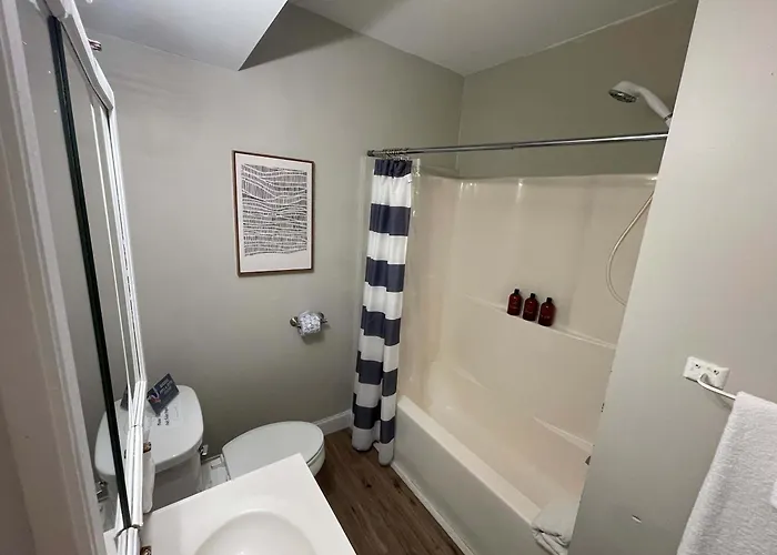 North Highlands Nest- Unit A Apartment Pensacola