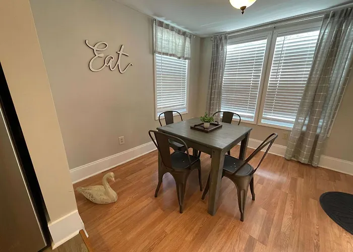 North Highlands Nest- Unit A * Pensacola